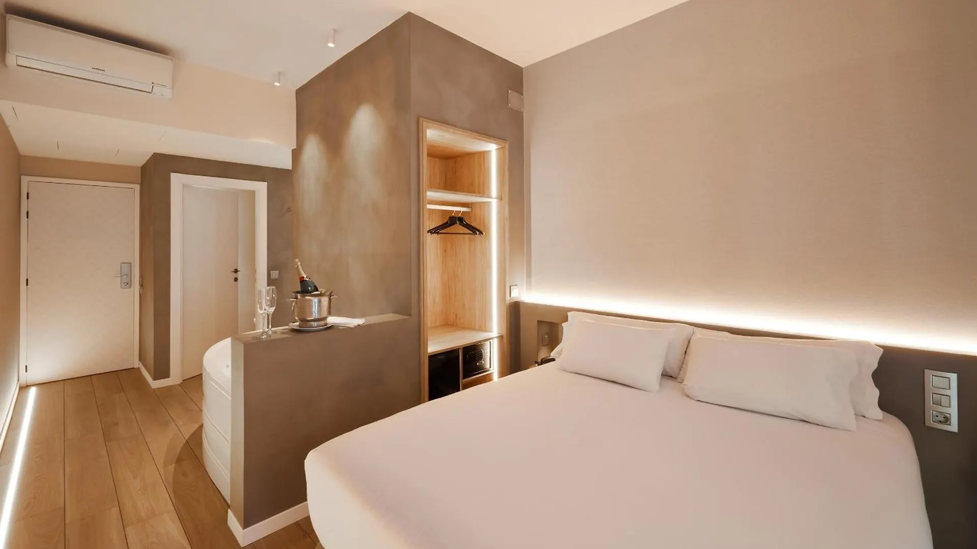 Barcelona Century Hotel