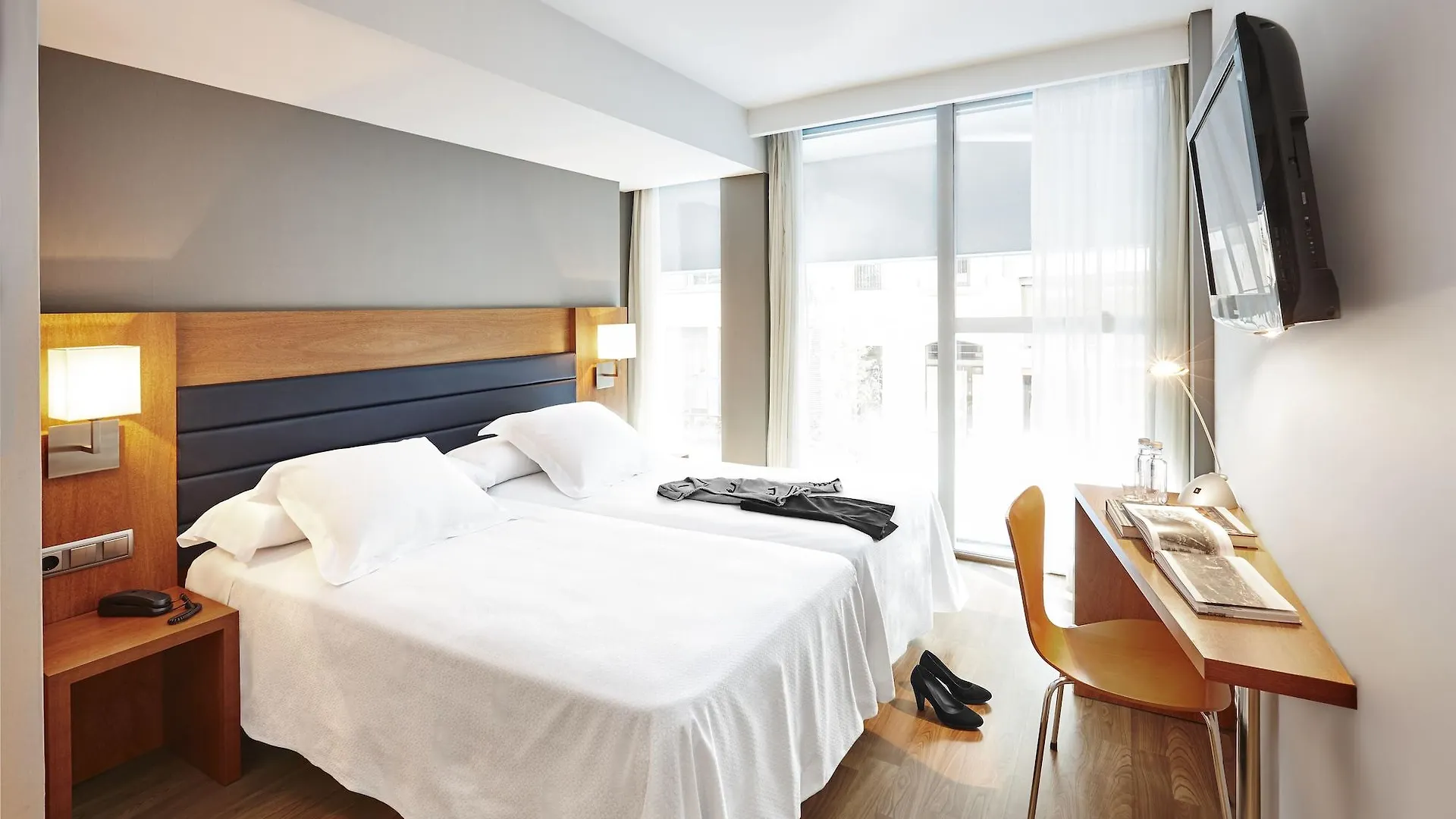 Barcelona Century Hotel 3*,