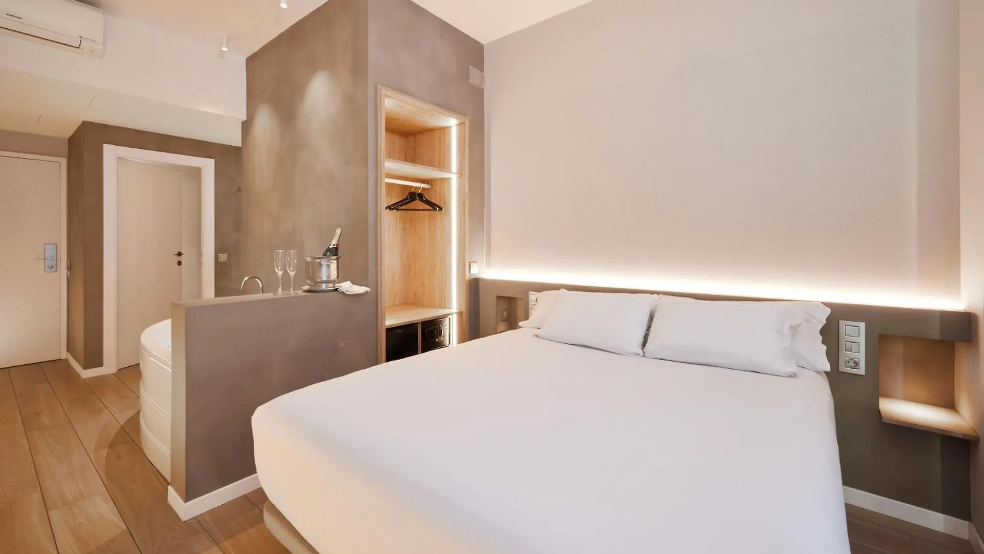 Barcelona Century Hotel